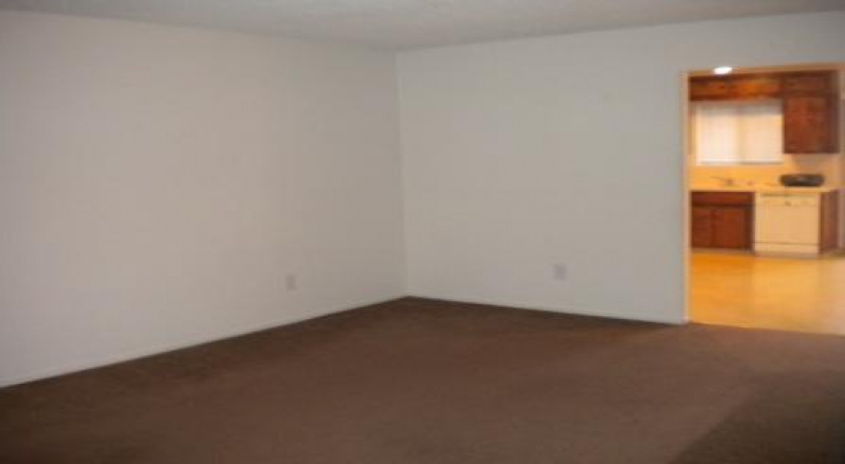 829 E Hedges Ave, Fresno, California 93728, 2 Bedrooms Bedrooms, ,1 BathroomBathrooms,Apartments,Occupied,E Hedges,1063