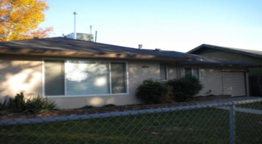 1300 N Ferger Ave, CA, California 93728, 2 Bedrooms Bedrooms, ,1 BathroomBathrooms,Homes,Occupied,N Ferger,1038