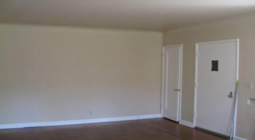 1475 N Farris Ave, CA, California 93728, 2 Bedrooms Bedrooms, ,1 BathroomBathrooms,Homes,Occupied,N Farris,1041