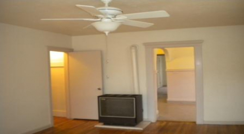 1302 - 1308 N Van Ness Ave, Fresno, California 93728, 1 Bedroom Bedrooms, ,1 BathroomBathrooms,Apartments,Occupied,N Van Ness,1055